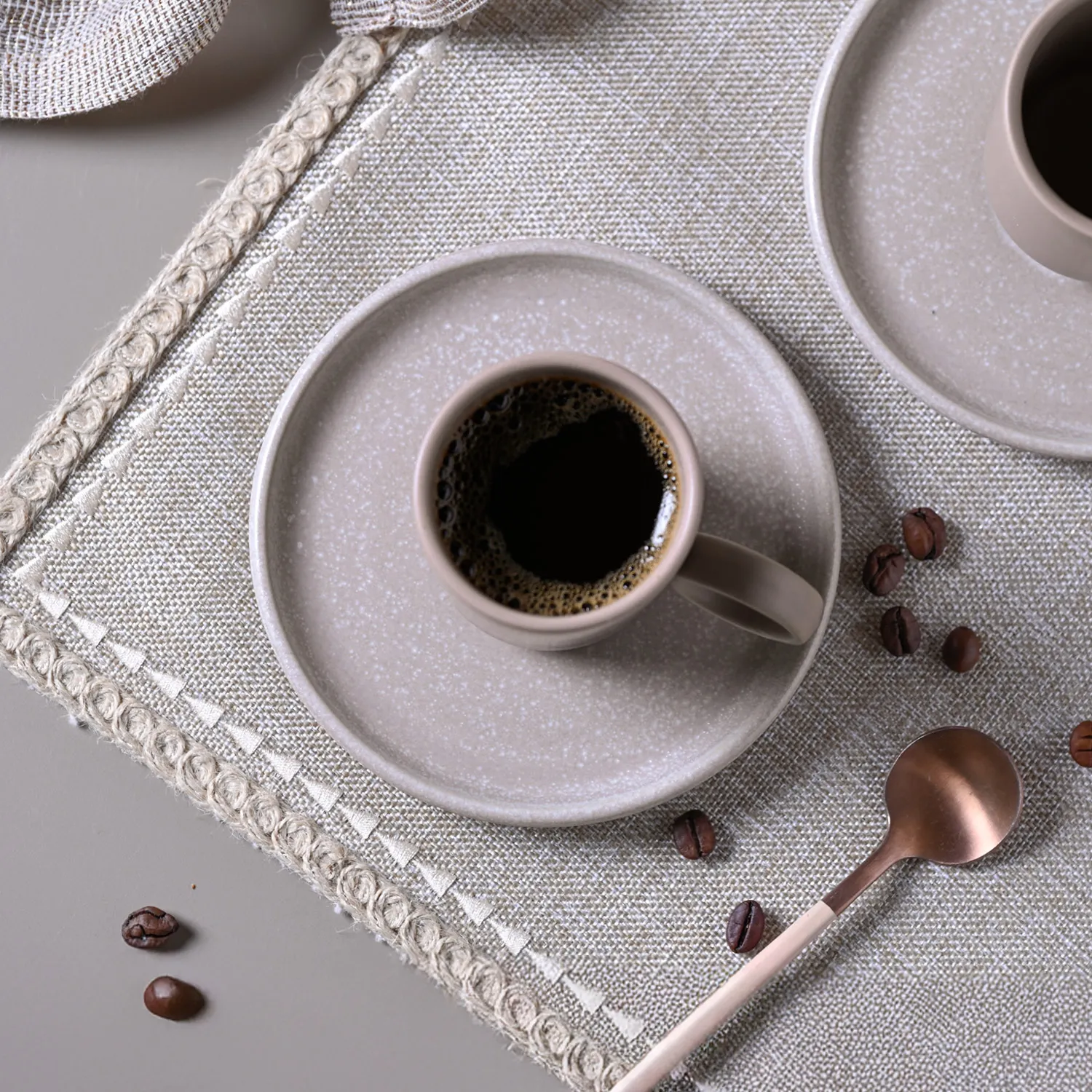 Conjunto com 12 Xícaras de Café com Pires Basic Sandy 90ml